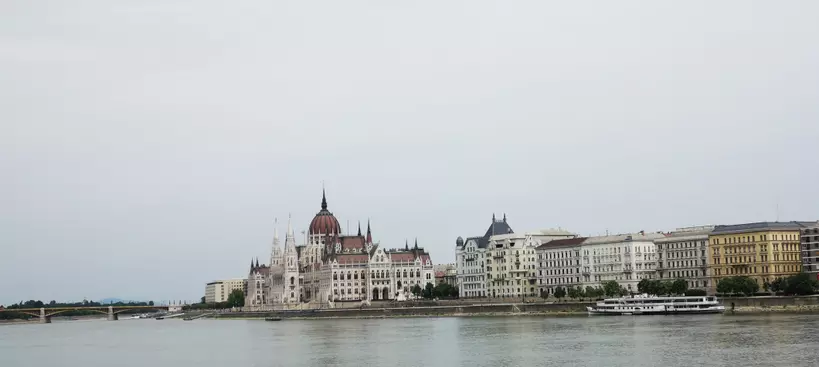 Budapest két keréken –  Raoul Wallenbergtől Anonymusig című cikk borítóképe