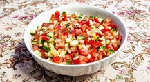 Pásztorsaláta séf módra – şefin çoban salatası című cikk borítóképe