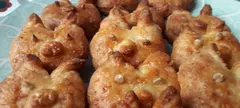 Szilveszteri malacpogácsa juhtúróval című cikk borítóképe