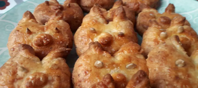 Szilveszteri malacpogácsa juhtúróval című cikk borítóképe