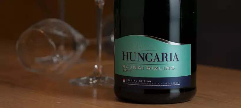 Hungaria Pezsgőpincészet: Rajnai Rizling Brut Pezsgő című cikk borítóképe