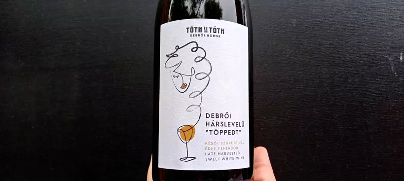 Tóth és Tóth Debrői Borok: Debrői Hárslevelű töppedt szőlőből 2021 című cikk borítóképe