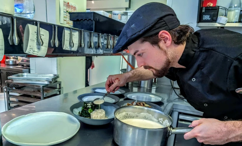 Mindennapok egy Michelin-csillagos étterem konyhájában című cikk borítóképe