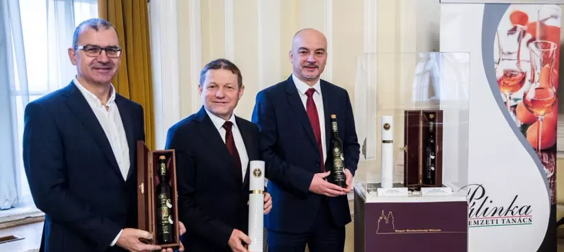 Vitrinbe kerültek az év legjobb pálinkái című cikk borítóképe