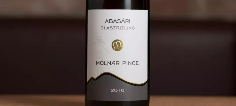 Molnár és Fiai Pincészet: Prémium Abasári Olaszrizling 2016 című cikk borítóképe
