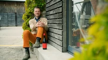 A pirosboré a jövő című cikk borítóképe