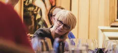 Mesterkurzus Londonban, Caroline Gilbyvel című cikk borítóképe