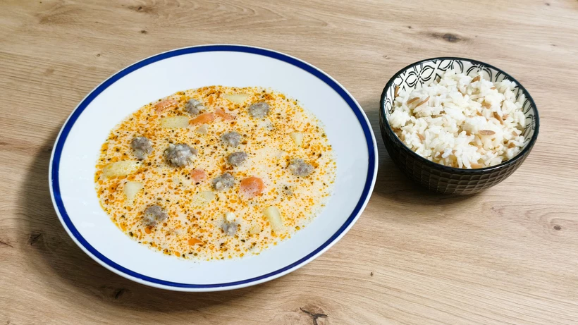 Török húsgombócleves másképpen – ekşili köfte yemeği  című cikk borítóképe